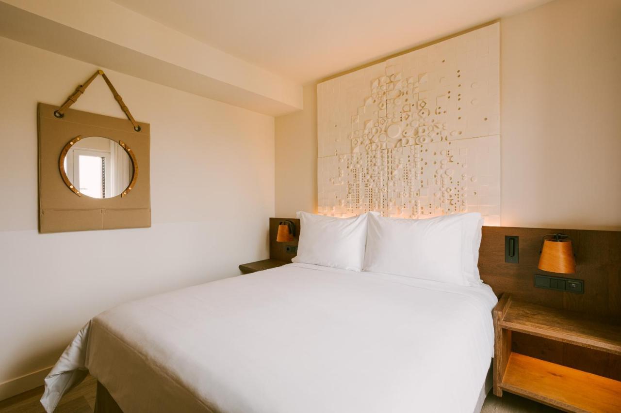 Sonder Casa Luz Hotel Barcelona Bagian luar foto